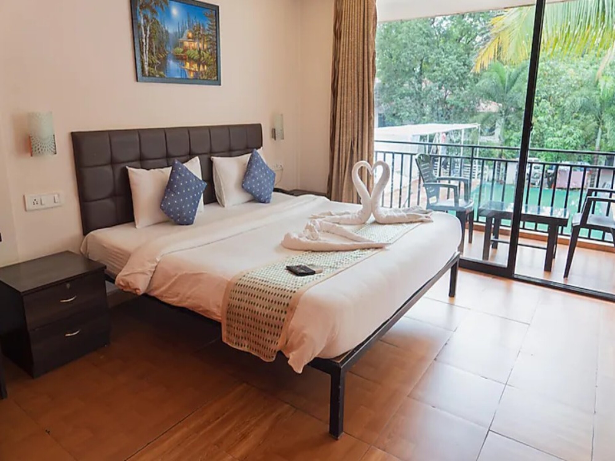 Royal Pool View